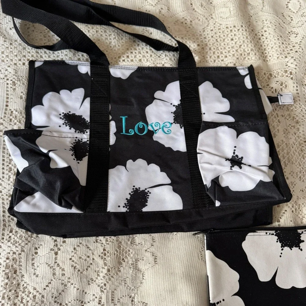 Thirty One Utility Tote and Zipper Pouch Set Black White Floral‎ Organizer love